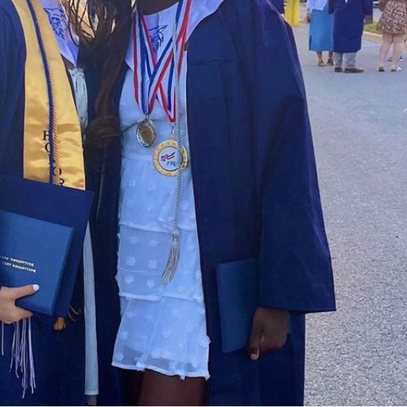 White ruffle layer dress - Picture 2 of 5